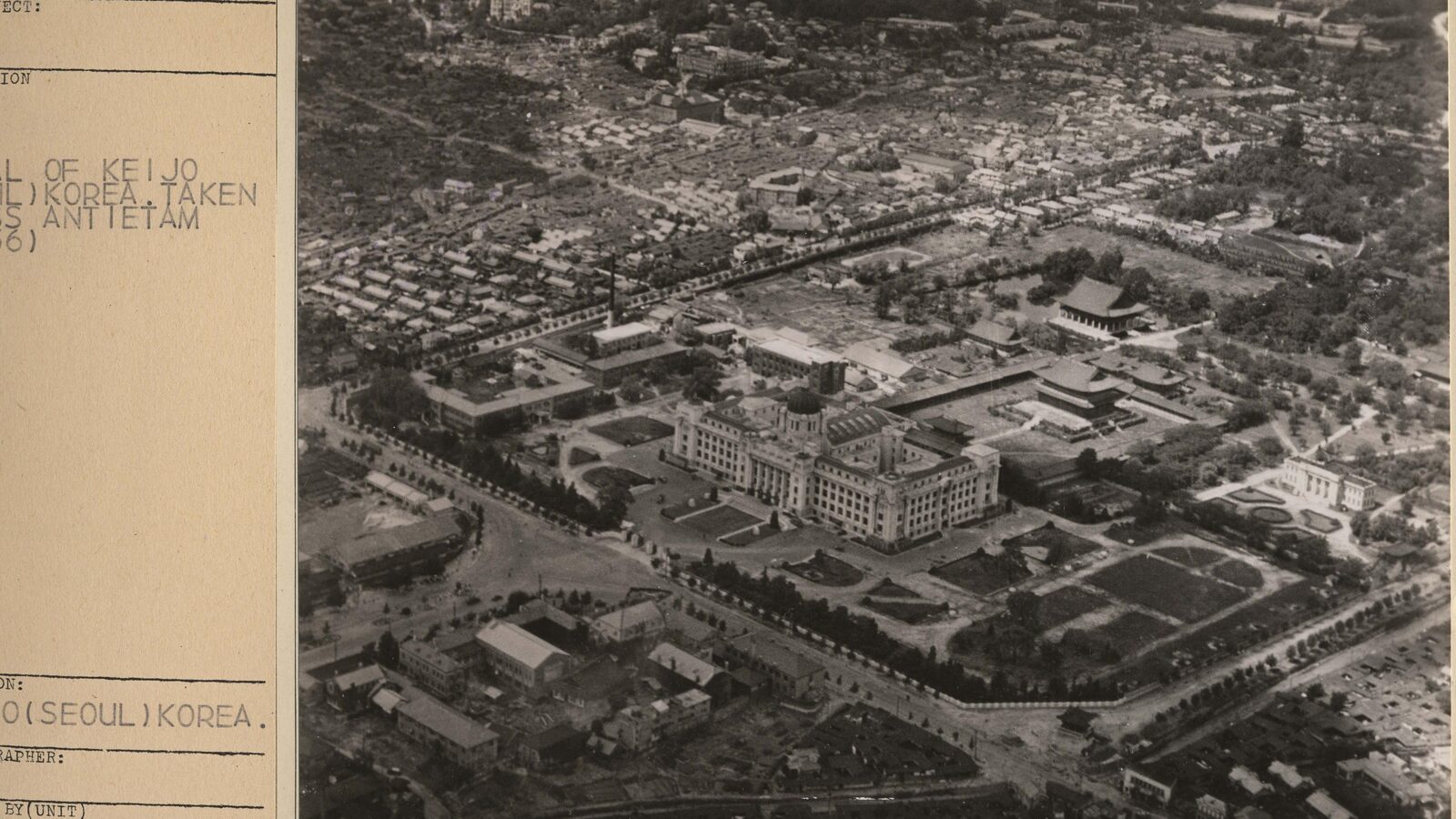 Aerial view of Seoul photographed by the US Navy on 9 September 1945.