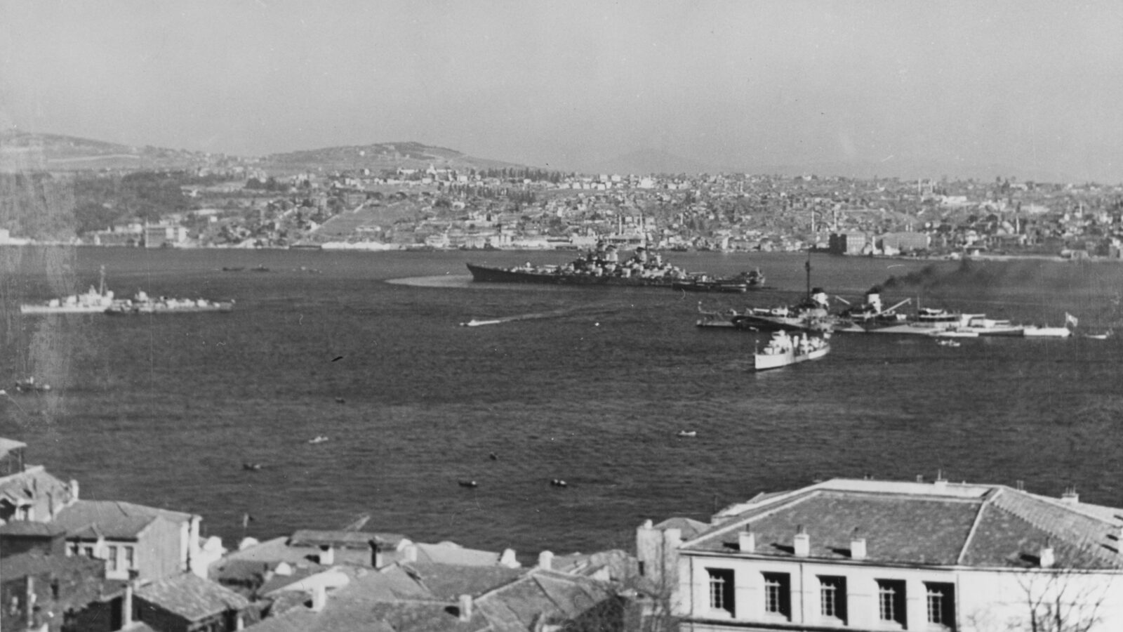 The US battleship USS Missouri with the Turkish battlecruiser Yavuz off Istanbul, April 1946.
