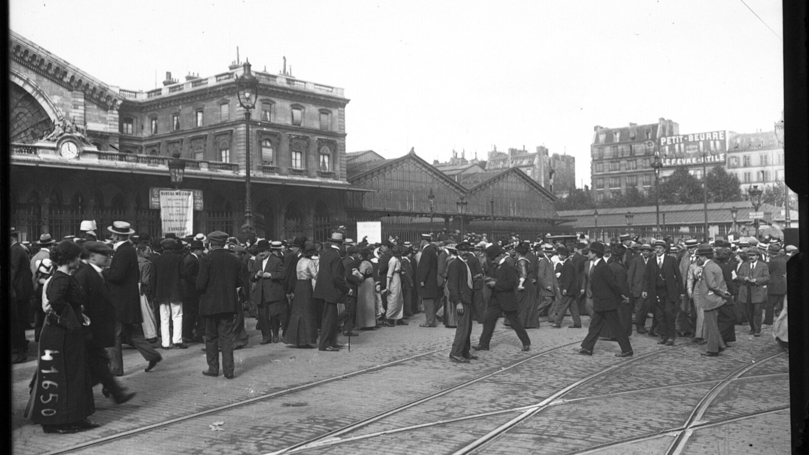 Crowds and reservists in Paris during the French general mobilisation, August 1914