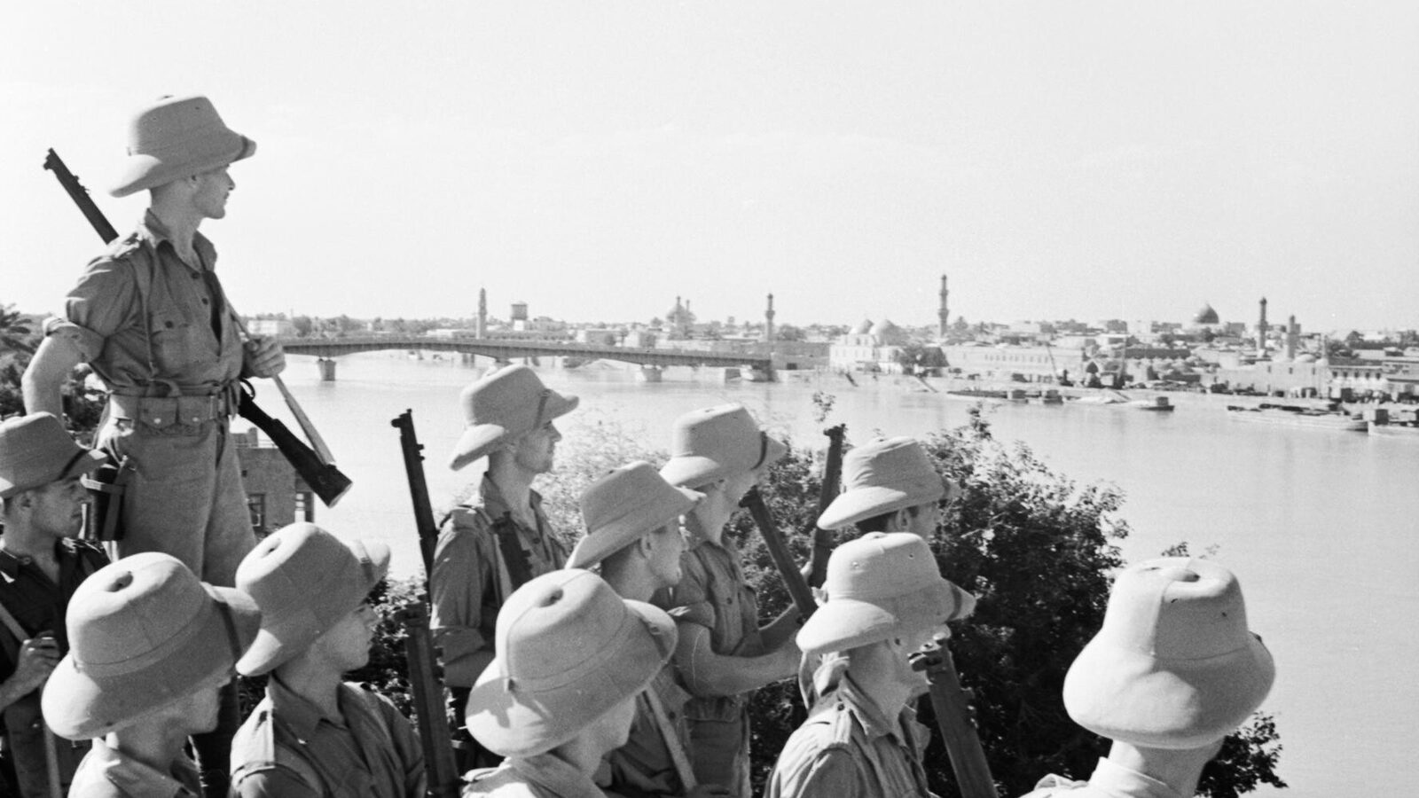 British troops looking out over Baghdad during the Anglo-Iraqi War, June 11, 1941