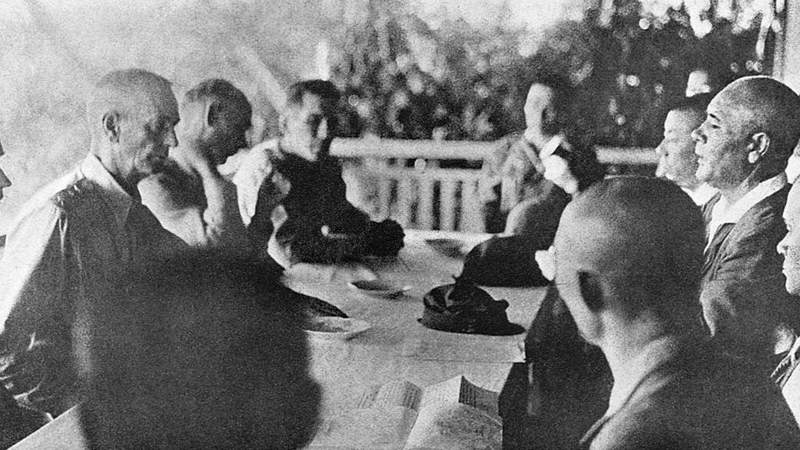 General Wainwright negotiating the surrender of US and Filipino forces with General Homma at Cabcaben, Bataan, May 6, 1942