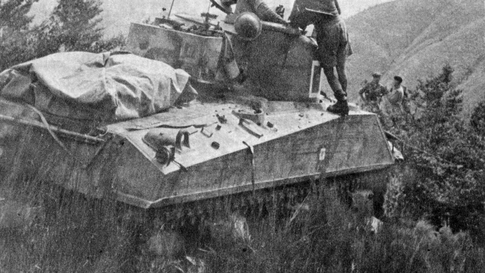 Sherman tank of the South African 6th Armoured Division in the Chianti Highlands overlooking the approaches to Florence, 1944