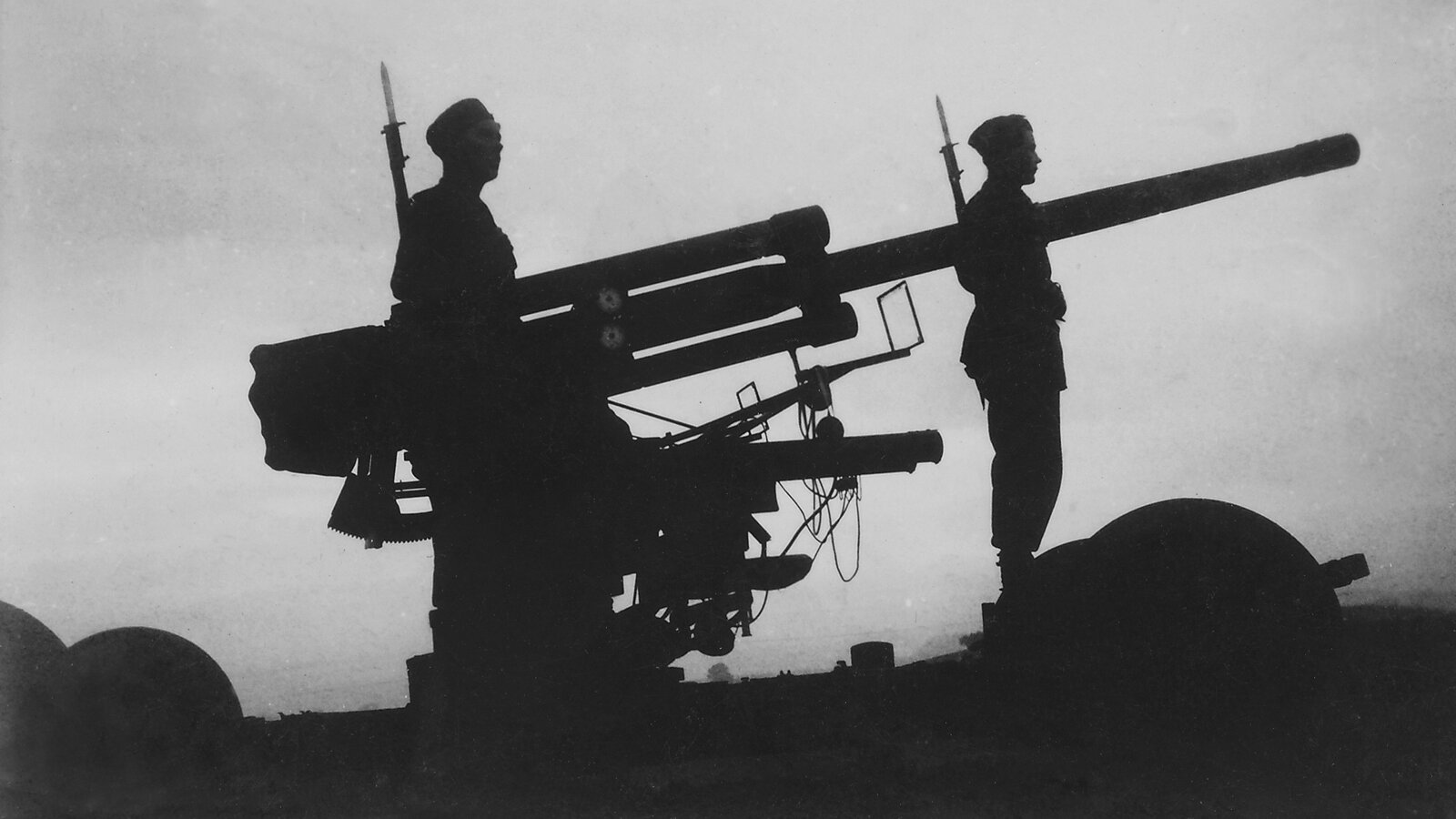 Swedish anti-aircraft gun crew at Ystad in December 1943 manning a 7.5 cm Bofors Model 1929 cannon during armed-neutrality coastal watch