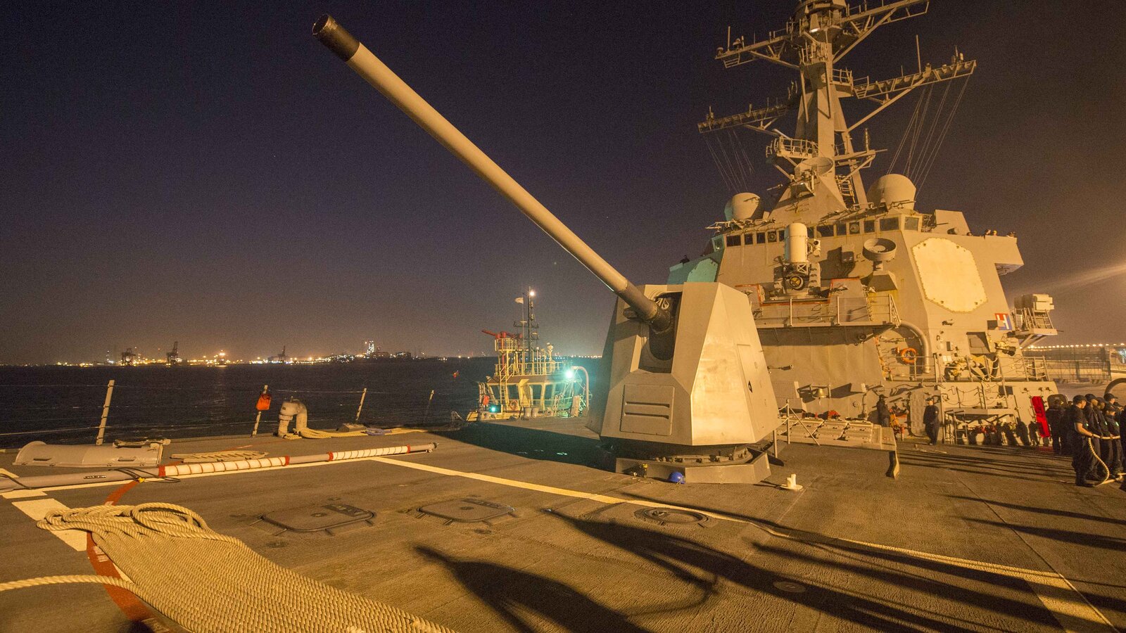 USS Bulkeley (DDG 84) moors to the pier in Manama, Bahrain, December 2015
