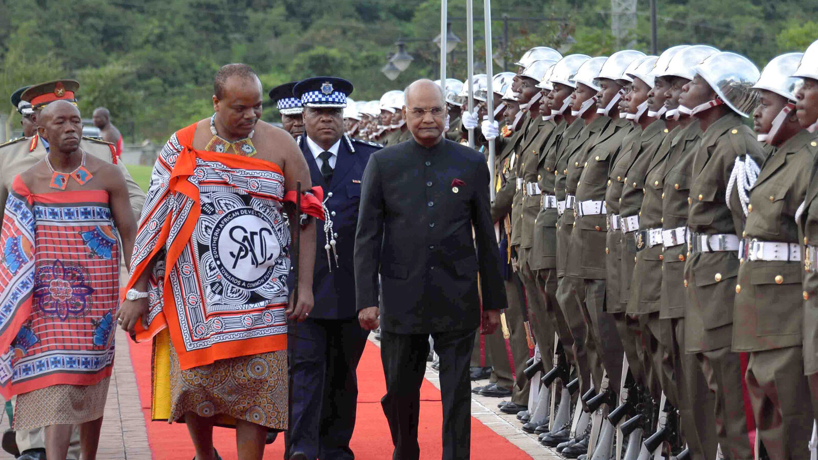 King Mswati III of Eswatini and India's President Ram Nath Kovind inspecting the Guard of Honour at Lozitha Palace, Shikhuphe, April 2018