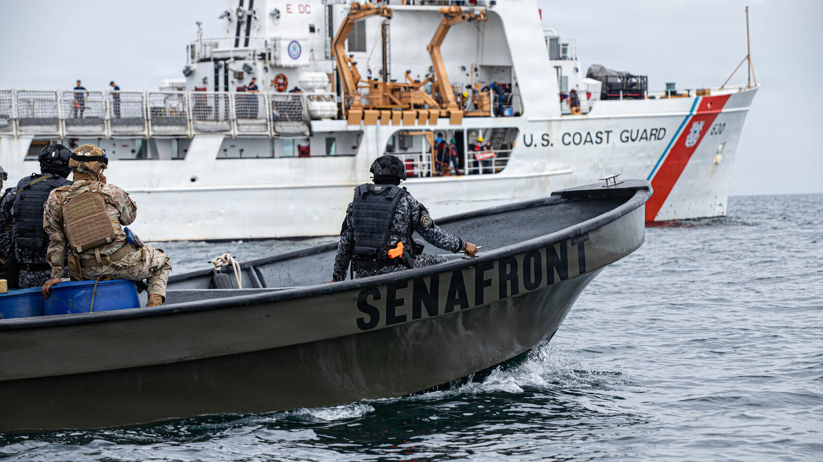 Panama Servicio Nacional de Fronteras and U.S. Coast Guard Cutter Alert conduct joint training near Panama City, December 2025